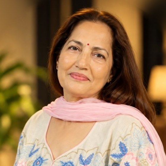 Guddi, Saurabh's mum